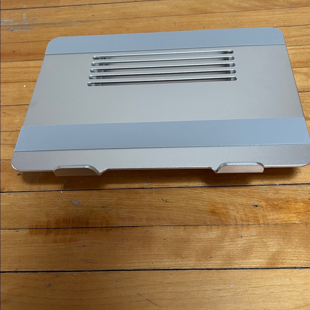 Boysta laptop stand. - Picture 6 of 6